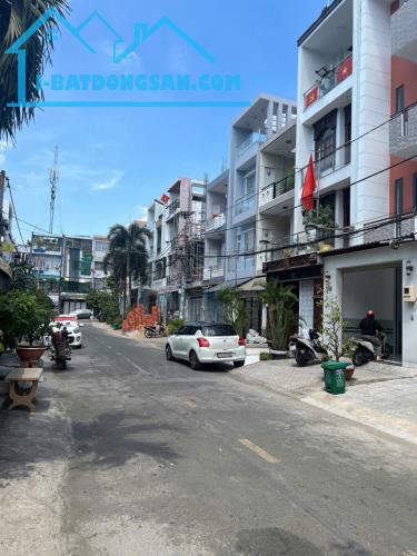 Bán Nhà Mặt Tiền,Khu Tên Lửa,Ngay Chợ Da Sà -4 Tầng - 4m x 23m - 11,8 Tỷ TL - 4