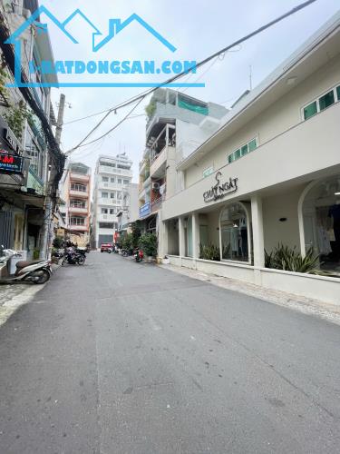 Bán nhà mặt tiền nội bộ Cao Thắng phường 12 quận 10 (DT 8x13m) tiện khai thác liền
