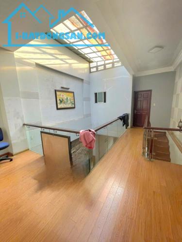 ✅ ✅ Nhà cho thuê gần Trường Cao Đẵng Điện Lực- tx 33  phường Thạnh Xuân quận 12 
👉 Đường - 3