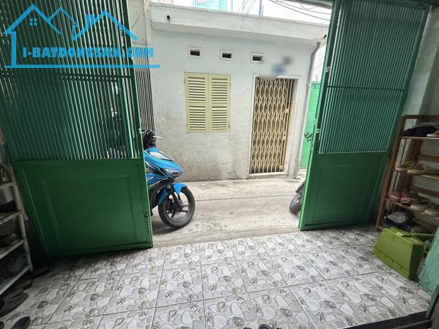 Bán nhà khu vip Q1,  ngay phố Bùi Viện, ngang lớn 5.4m ×12m chỉ 11ty TL