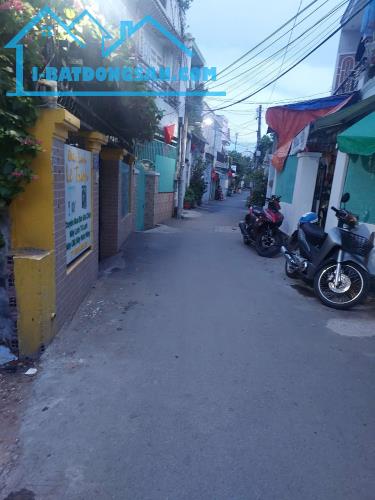 Bán đất mặt tiền đường 14 đường OTO,,Cách vài chục m ra Nguyễn Duy Trinh,Bình Trưng