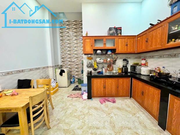 HẺM XE HƠI THÔNG - 60M2 (4x15) - 2TẦNG BTCT 3N - 1 CĂN RA MT NGUYỄN TƯ GIẢN - GẦN CHỢ PVB - 2