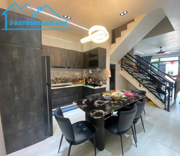 Bán nhà 80m², 5PN, 5WC, 4 tầng, Q.9, 7.4 tỷ, sổ hồng - 2
