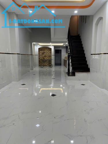 BÁN NHÀ GẦN HỒNG BÀNG,QUẬN 11,3 TẦNG,61M2,HẺM XE HƠI TRÁNH,CHỈ 8 TỶ - 2