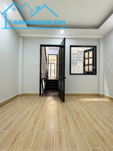 BÁN NHÀ GẦN HỒNG BÀNG,QUẬN 11,3 TẦNG,61M2,HẺM XE HƠI TRÁNH,CHỈ 8 TỶ - 3