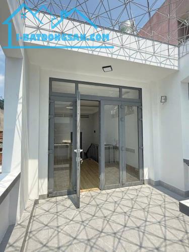 BÁN NHÀ GẦN HỒNG BÀNG,QUẬN 11,3 TẦNG,61M2,HẺM XE HƠI TRÁNH,CHỈ 8 TỶ - 4