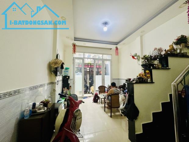 NHÀ 2 TẦNG 3 PN BTCT KIÊN CỐ - DT 62M2 - NGANG 4M - NỞ HẬU CHỮ L - P6 QUẬN 8 - CHỈ 4.2 TỶ - 1