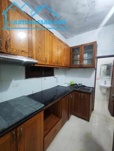 Cho thuê nhà đường Hoàng Hoa Thám, Ba Đình, nhà đẹp lô góc, gần phố chỉ 5.5 tr - 2