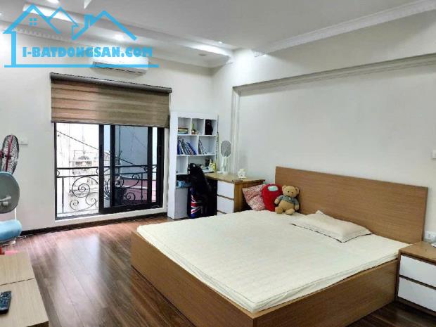 Bán nhà Nguyễn Văn Cừ 38m2, 5 tầng, lô góc 2 thoáng, ô tô vào nhà - giá nhỉnh 8 tỷ - 2