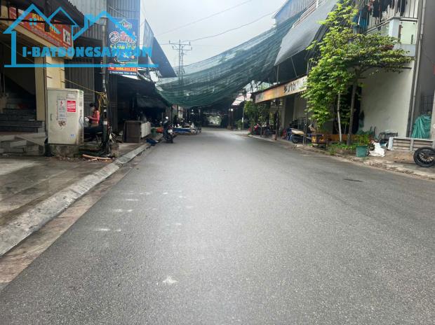 Đất nền tại Bảo Long New City, Hương Mạc, Từ Sơn, Bắc Ninh đang có giá 4,1 tỷ. Diện tích - 3
