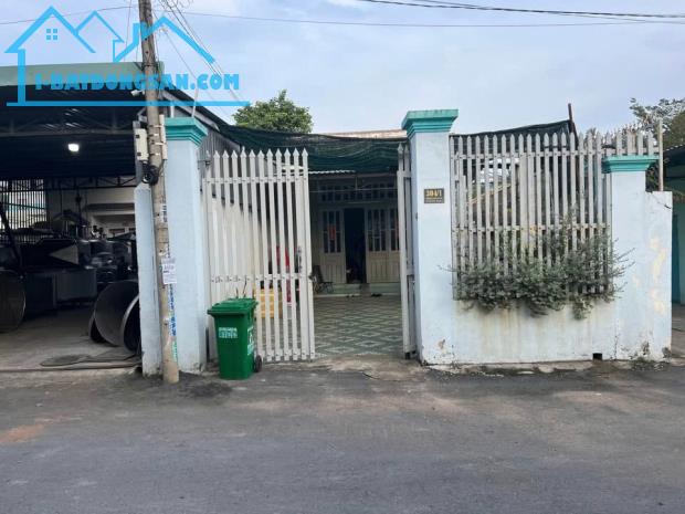 Bán Gấp Nhà 96m2 Đường Nhựa 7m gần Chợ Việt Kiều giá 620 Triệu có SHR
