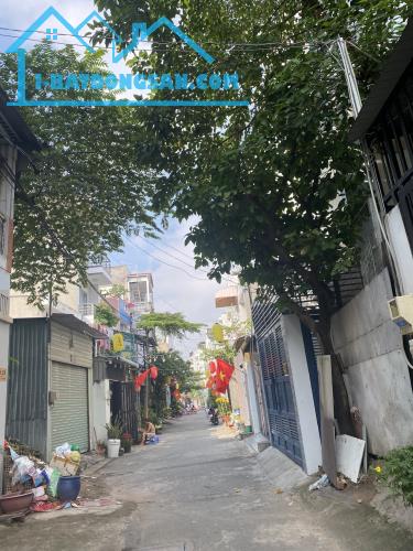Bán Nhà 3 Tầng Mới Đẹp, Hẻm Xe Hơi, Gần Công Viên Phú Hữu – Giá Chỉ Hơn 4 Tỷ - 1