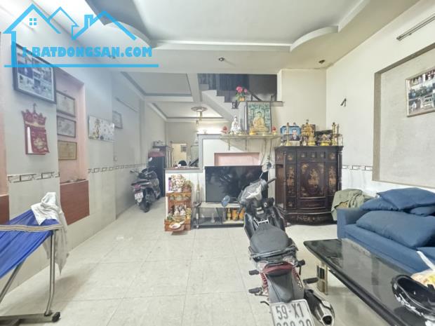 Bán nhà 2 tầng, 137m², 5PN, 5WC, Q.9, 7.95 tỷ, sổ hồng