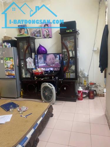Nhà Tập thể Tầng 5; Khu ĐTM Nghĩa Đô (118.8 Nguyễn Khánh Toàn). 36/50m; Tầng 5; Giá 3 tỷ - 3
