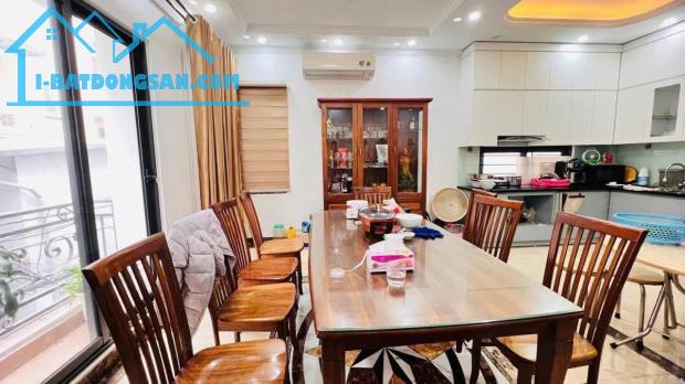 Bán nhà đẹp Ngọc Thuỵ- Lô góc- oto tránh- kinh doanh-thang máy -60m- mặt tiền rộng-nhỉnh