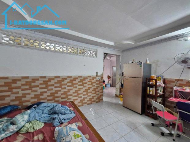 "Bán Nhà 2 tầng - Đường Số 6- Tăng Nhơn Phú B- Quận 9 . Giá nhỉnh:6.x tỷ (TL).Diện tích đấ - 4