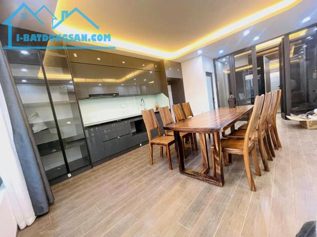 Tòa văn phòng Vũ Tông Phan, Ô tô, dt 43m 7 tầng TM 4.6m mặt, Giá 16 tỷ. Lh 0796193699 - 1
