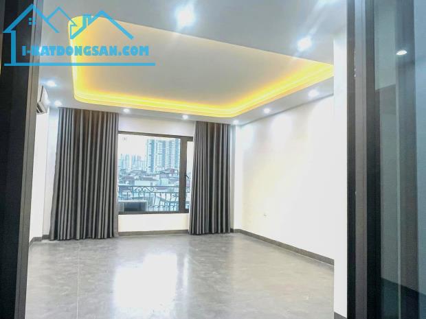 Tòa văn phòng Vũ Tông Phan, Ô tô, dt 43m 7 tầng TM 4.6m mặt, Giá 16 tỷ. Lh 0796193699 - 2