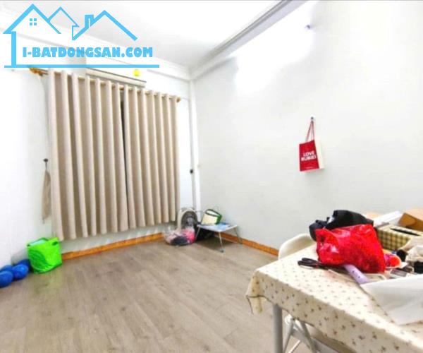 HƠN 3TỶ - 22m2 - 4 TẦNG - 3 NGỦ - SỔ RIÊNG - TRƯỚC NHÀ RỘNG 2M - MẤY BƯỚC RA MẶT PHỐ - 2