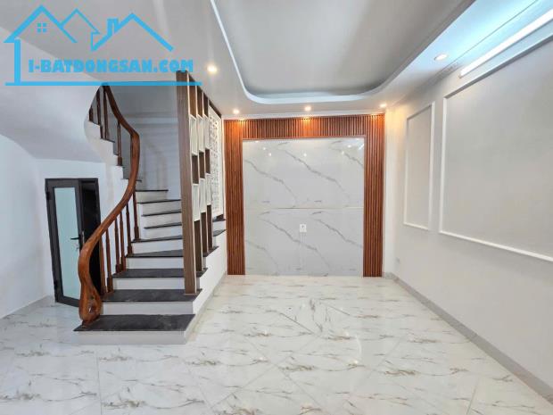 CHỦ ĐẦU TƯ CÓ TIẾNG - MỚI KOONG - GẦN PHỐ - Ô TÔ SÁT NHÀ - NGÕ ĐẸP - TIỆN ÍCH NGẬP TRÀN