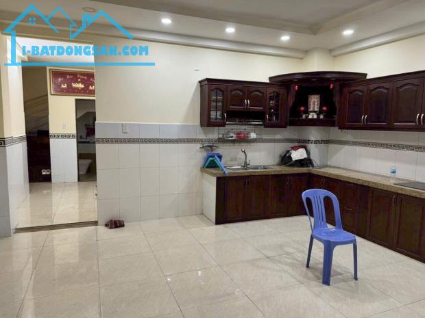 Bán nhà mặt phố Tân Hòa Đông, Q.6, 10 tỷ, sổ hồng - 2
