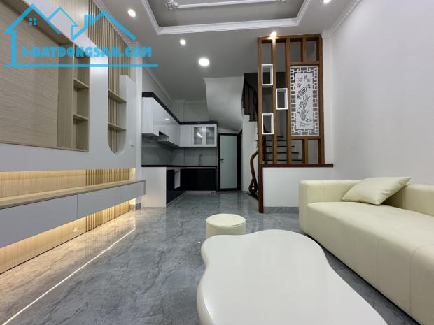 Nhà Vĩnh Hưng 20m ô tô tránh 36m2 5 tầng 5.7 tỷ - 1