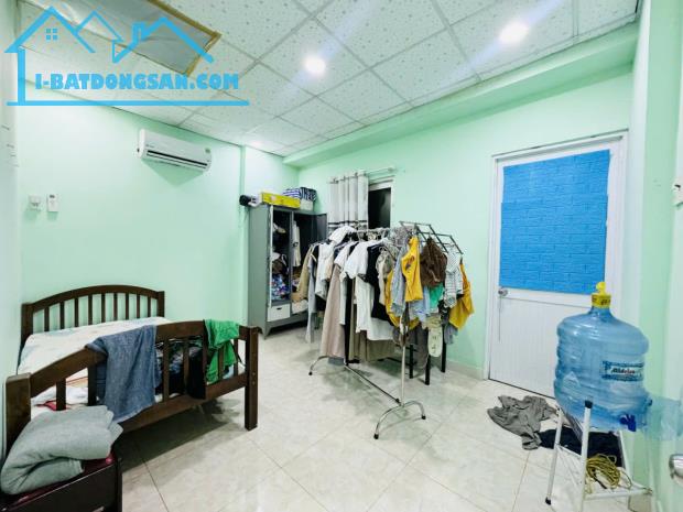 Nhà 3 tầng ô tô đậu cửa, gần ACBbank Phan Huy Ích, 4.3 tỷ - 4