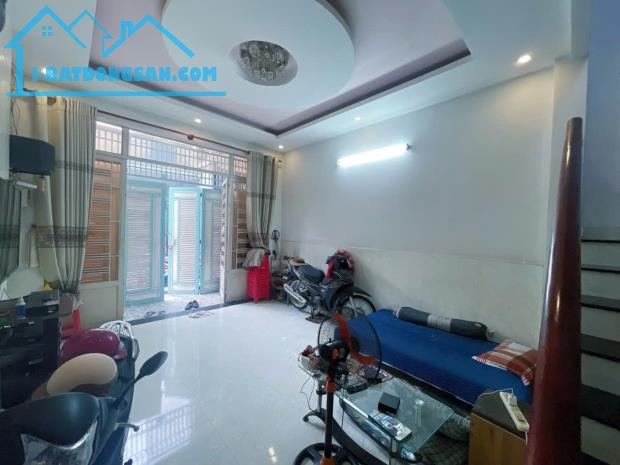 KHU NHÀ ĐỒNG BỘ ĐẸP, RẺ - DÂN TRÍ CAO - 48M2 - HẺM 4M - GÒ VẤP - GIÁ 4.3 tỷ - 3