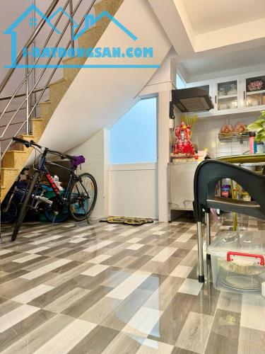 Nhà mặt tiền Bình Phú 2 – P.10 Q.6 DT: 4x11m | 3 tầng | 2PN – 2WC | Giá: 6.5 tỷ - 2