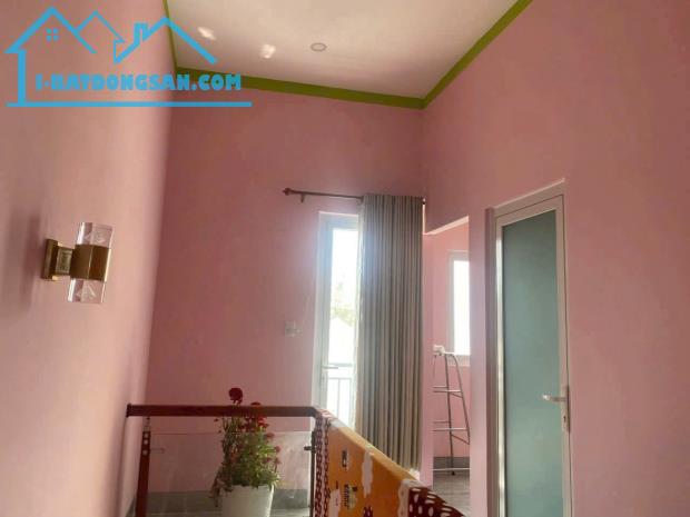 Nhà sổ riêng thổ cư giá rẻ 2.4 tỷ/65 m2/1 lầu 1 trệt, đường ô tô - 1