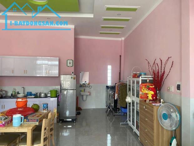 Nhà sổ riêng thổ cư giá rẻ 2.4 tỷ/65 m2/1 lầu 1 trệt, đường ô tô - 3