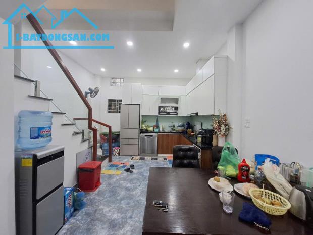 Bán nhà Tây Hồ, 50m, 4 tầng, mt 4.5m, giá 10.5 tỷ ngõ thông ô tô tránh, dân xây đẹp - 4