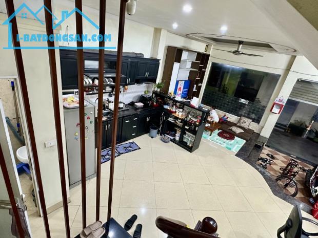 Cần Bán Gấp Nhà DÂN XÂY Việt Hưng 50m2-Mt 5m-hơn 7 tỷ-Ô TÔ-NGÕ THÔNG-FULL NỘI THẤT-SỔ VUÔN - 1
