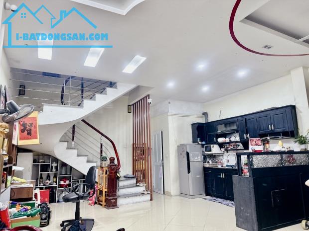 Cần Bán Gấp Nhà DÂN XÂY Việt Hưng 50m2-Mt 5m-hơn 7 tỷ-Ô TÔ-NGÕ THÔNG-FULL NỘI THẤT-SỔ VUÔN - 2