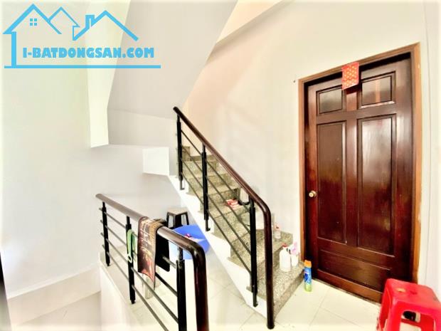 5.5 TỶ HƠN - NHÀ HẺM NHỰA 6M - BA THÁNG HAI QUẬN 11 - 5 TẦNG BTCT - VỪA Ở VỪA MỞ VPCTY/SPA - 2