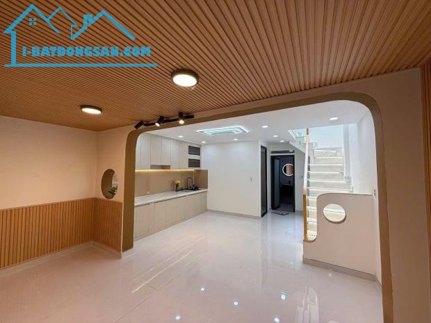 TÂN PHÚ, 42M2 NGANG 4.7/5, 2 TẦNG 3PN(1 PN DƯỚI ĐẤT), HOÀN CÔNG ĐỦ, CHÀO CHỈ 3X T.Ỷ CÒN TL