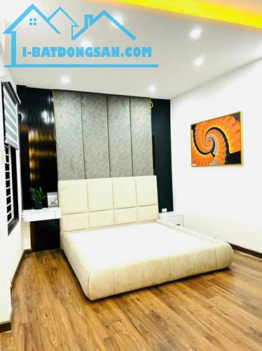 SIÊU PHẨM 5 TẦNG – TRUNG TÂM CẦU GIẤY – ĐỐI DIỆN TRƯỜNG ĐẠI HỌC BÁO CHÍ  – CHỈ 9 TỶ - 3
