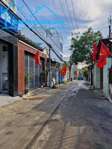 Hiếm, Nhà 2 tầng 100m2, ngang 5m, ngay trường THCS Hoa Lư, TP Thủ Đức (Q9 cũ)