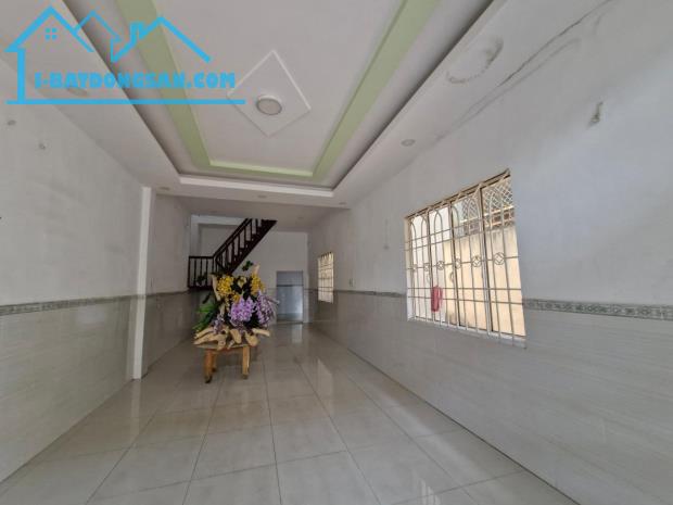 Hiếm, Nhà 2 tầng 100m2, ngang 5m, ngay trường THCS Hoa Lư, TP Thủ Đức (Q9 cũ) - 2