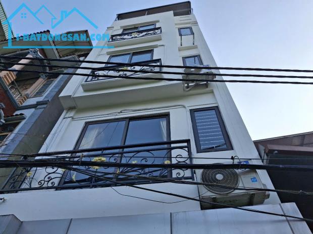 Bán nhà Đa Sỹ-Hà Trì mặt ngõ ô tô ,vào nhà KD nhỏ 30/33m2 ,giá 7,5 tỷ có thương lượng .