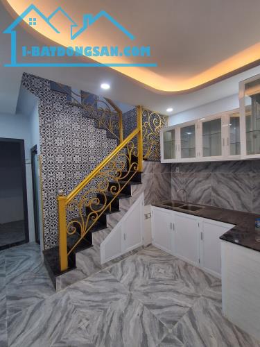 Bán Nhà 4x10m – Nhà đẹp P. Tân Sơn Nhì,T.Phú, BTCT 2 tầng, 3PN, giá dưới 4 tỷ - 1