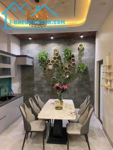 BÁN NHÀ 4 TẦNG, HẺM XE HƠI 8m THÔNG, NGAY ĐÀI TRUYỀN HÌNH Q1 - 1