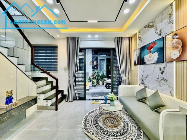 HẺM THẲNG MỘT TRỤC - GẦN MẶT TIỀN - GẦN CÔNG VIÊN LÀNG HOA GÒ VẤP- 30M2, NHÀ MỚI FULL N - 4