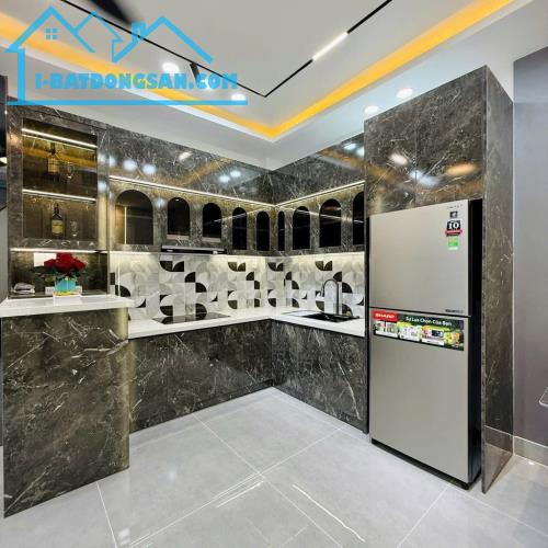 HẺM THẲNG MỘT TRỤC - GẦN MẶT TIỀN - GẦN CÔNG VIÊN LÀNG HOA GÒ VẤP- 30M2, NHÀ MỚI FULL N - 2