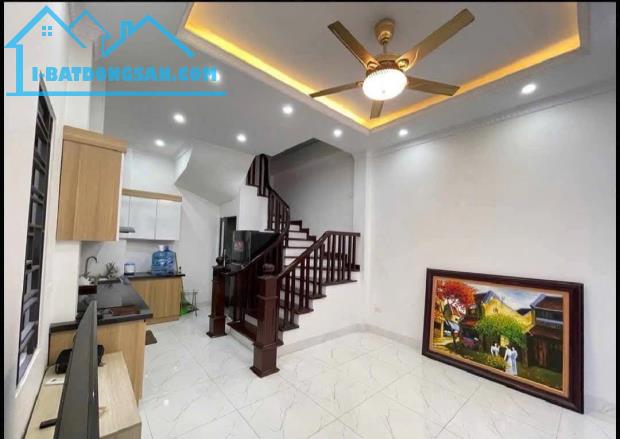 Cần Bán Nhà Ngọc Lâm Long Biên | 5Tầng Lô Góc Vị Trí Trung Tâm Không Gian Rộng | 8Tỷ - 4