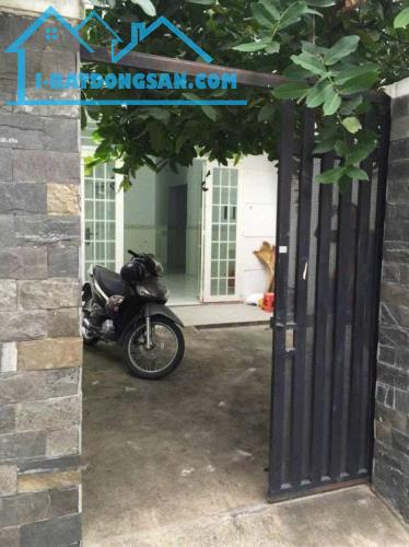 Cho thuê nhà 100m2 có 2pn đường số 9, Linh Tây - Giá 8tr/tháng, hẻm xe Hơi