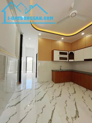Nhà mới đường ô tô, gần trường học ngay chợ Trung Thành, SHR 3PN 2WC. - 2