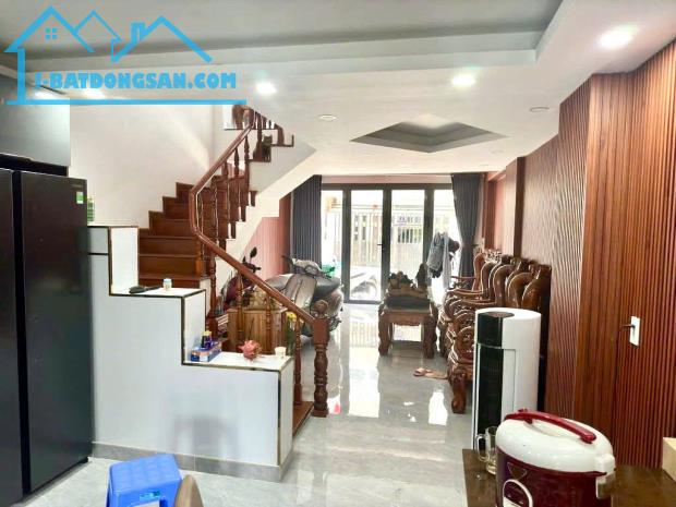 Bán nhà hẻm XH Phú Nhuận, giáp Phan Xích Long, 3 Tầng, 64m2, ngang 4.5m, chỉ 12.4 Tỷ