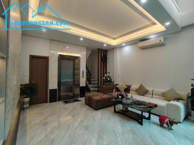 Bồ Đề - Đúng 10 nhà ra đường ô tô thông, ngõ trước nhà ô tô nhỏ