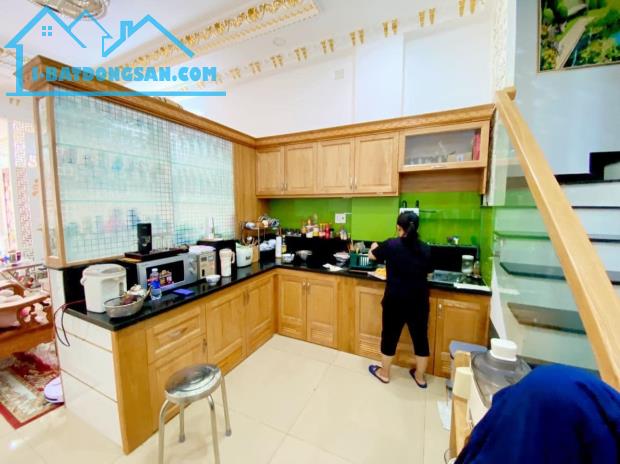 Ở NGAY! Bán Nhà 5 Tầng Cực Đẹp CMT8, 42m2, 7 Tỷ TL - 1